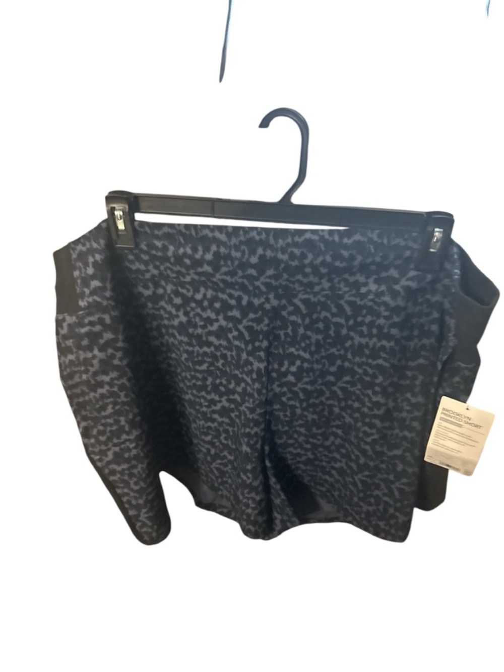 NWT Athleta Black Brooklyn printed  and Dark Gray blue Patterned shorts 24